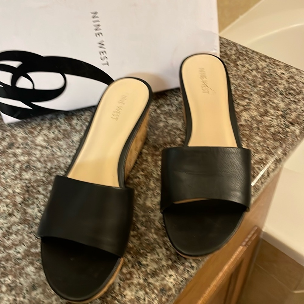 Nine West wedge black